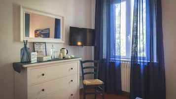 Economy Double Room, Garden View | Interior