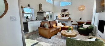A cozy Boho home in Nampa, ID with modern feel. Private and close to downtown.