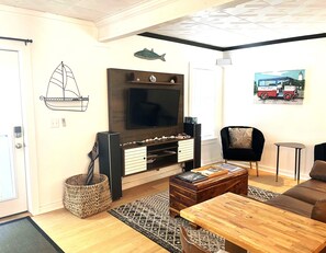 TV connectée, table de tennis de table