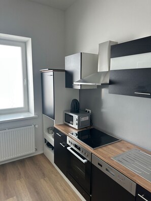Fridge, oven, stovetop, electric kettle - Apartment '6 Zimmer' with Wi-Fi (Hamburg)