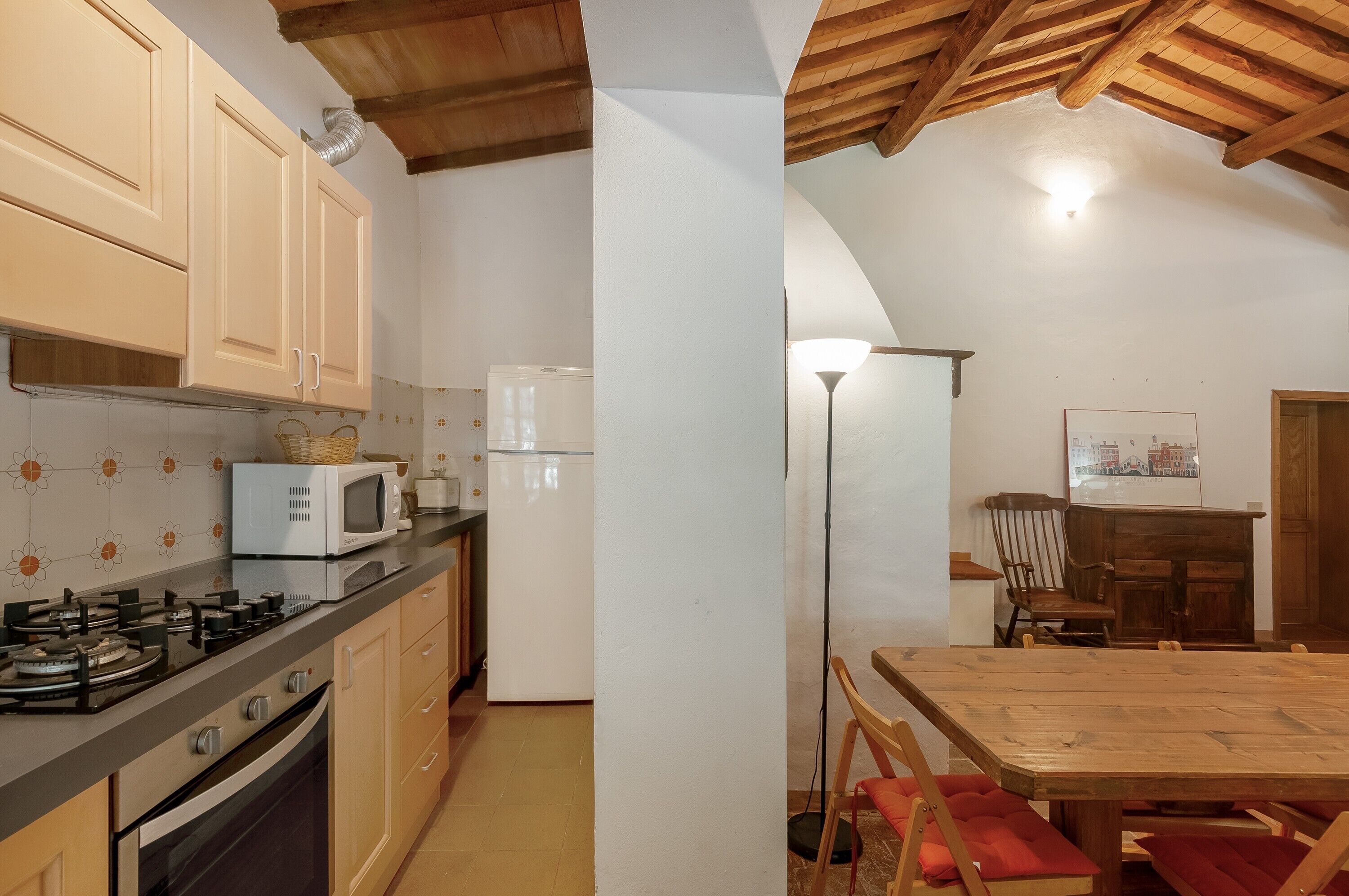 Refrigerador, microondas, horno, placa de cocina