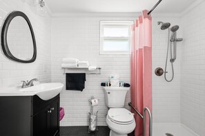 Shower, towels, soap, toilet paper - Roxy Riviera | Pink Retro Boutique Studio (Port St. Joe)