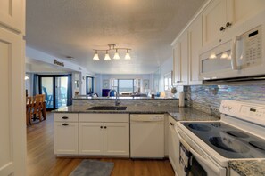 Interior - 'the Lookout' Indian Beach Condo w/ Pool & Ocean (Atlantic Beach)