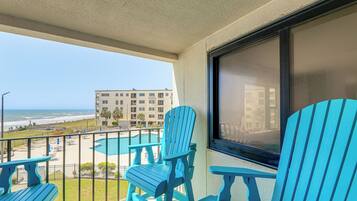 Apartment (3 Bedrooms) | Front of property
