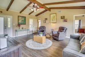 Interior - Dock! Waterfront Anglers Oasis in Lake Placid (Lake Placid)