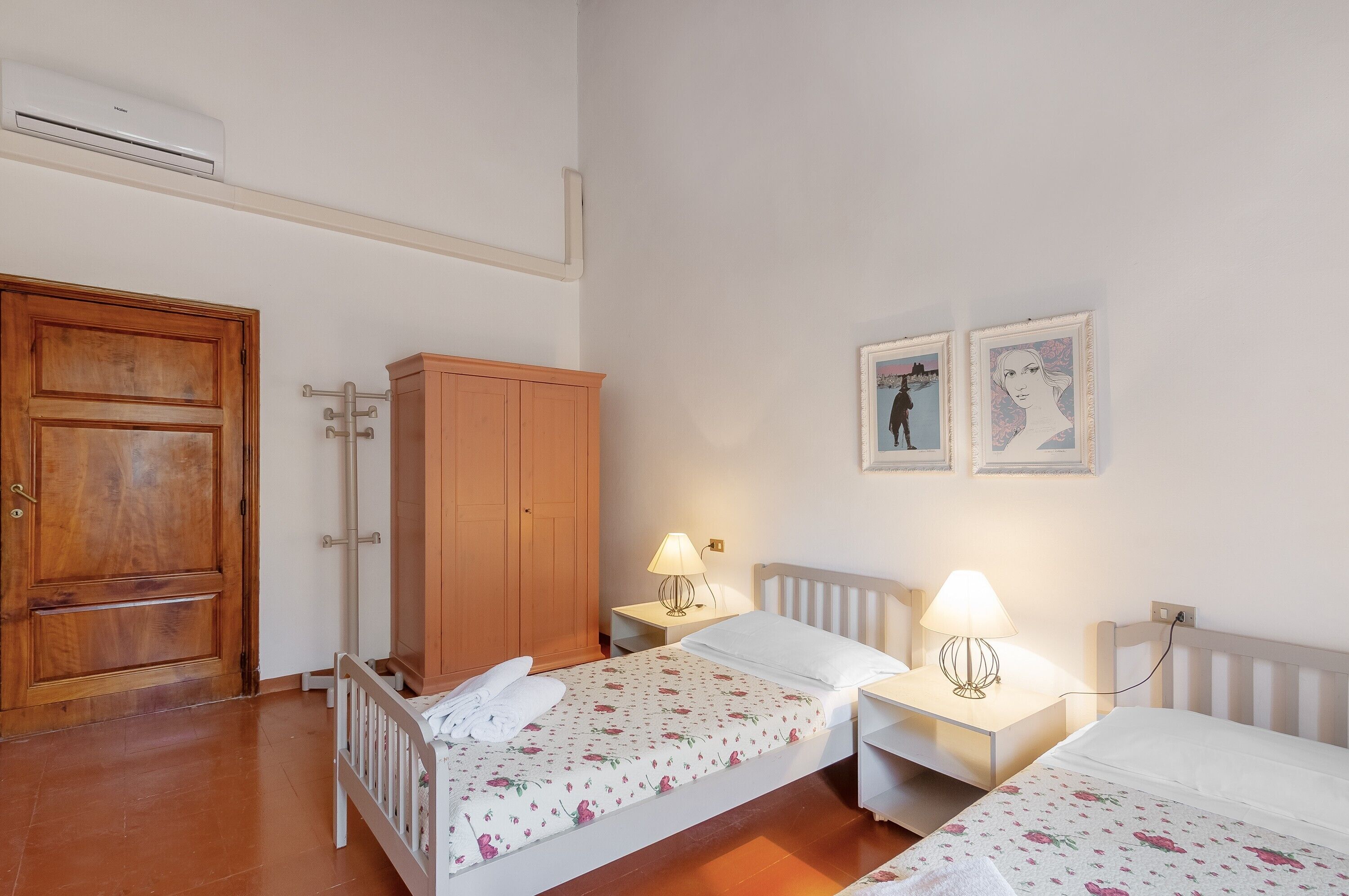 Fer et planche à repasser, Wi-Fi, draps fournis