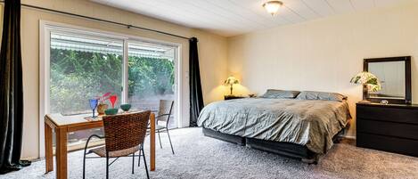 Apartment (0 Bedroom) | Interior