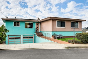 Apartment (0 Bedroom) | Interior - Casa Luna - Mtn Views in South San Francisco! (South San Francisco)