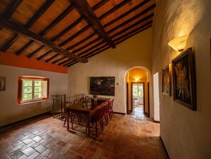 Dining - Villa Linchiano with Historic Tower and Private Pool (Gambassi Terme)