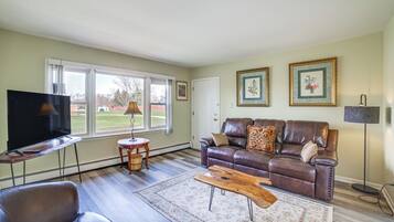 Apartment (2 Bedrooms) | Front of property