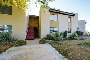 Apartment (2 Bedrooms) | Interior - Pool Access & Private Patio! Prime Arcadia Condo (Phoenix)