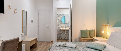 Iron/ironing board, WiFi, bed sheets, wheelchair access