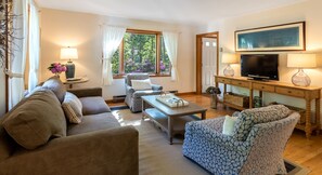 Living area - Welcome to your perfect Goose Rocks Beach getaway - one mile from the beach! (Kennebunkport)