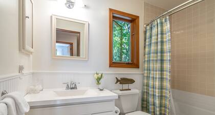 Welcome to your perfect Goose Rocks Beach getaway - one mile from the beach!