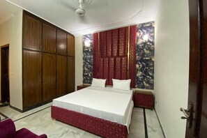 Room - Sukhera palace family Guest house  (Islamabad)