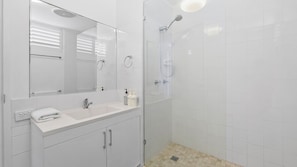 Bathroom - Oceanfront centrally located 2 bedroom apartment with pool (Alexandra Headland)