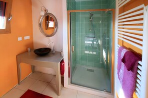Bathroom - Nature Chalet Retreat – 15 Guests, Spa, Sauna, Summer Pool, Near Lake Gérardmer – Le Tholy (Le Tholy)