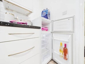 Interior - Chelmsford Studio Apartment | Free Parking (Chelmsford)