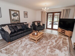Living area - Willows Lodge at Carreg Llwyd (Cardiff)