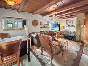 Room - Casita Adobe Pet-Friendly Garden Studio (Grand Junction)