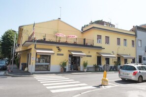 Classic Quadruple Room, City View | Exterior - IL RAGNO D'ORO (RHO)