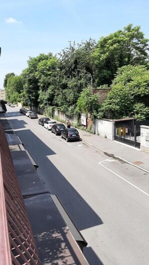 Classic Quadruple Room, City View | Parking - IL RAGNO D'ORO (Rho)