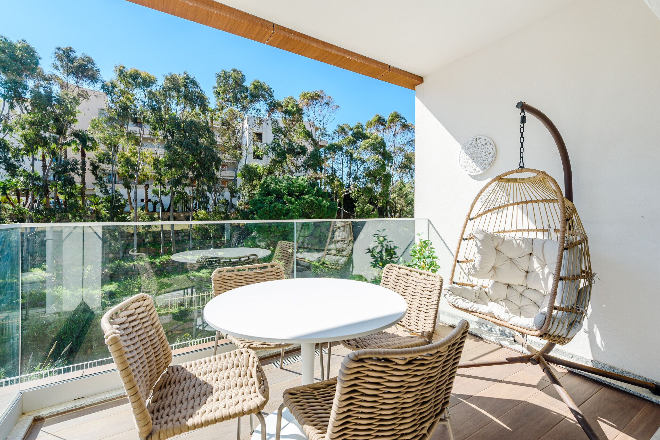 Departamento, 2 habitaciones, acceso a la alberca, vista a la alberca | Balcón