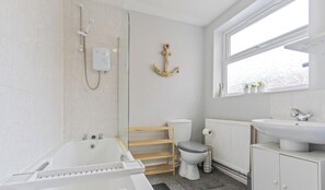 Bathroom - Kats Central Home Parking (Nottingham)