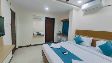 Deluxe Double Room, City View