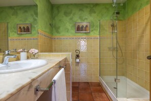 Shower, hair dryer, towels - Casa Alba, 4 km from the beaches Empúries (Albons)