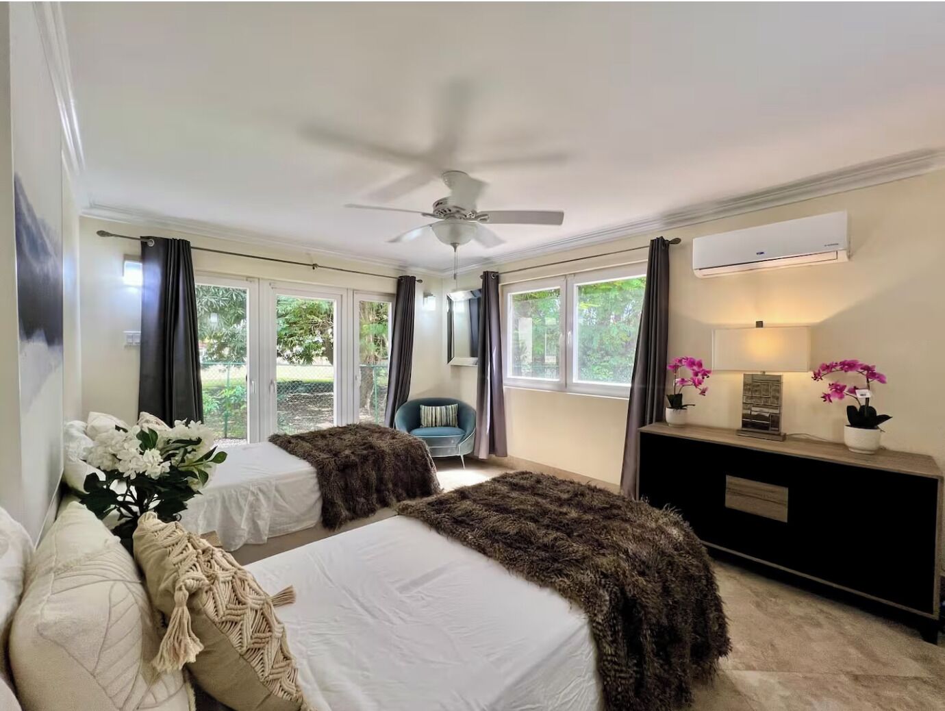 2 bedrooms, iron/ironing board, Internet, bed sheets