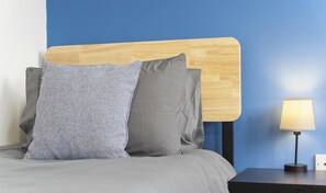 Desk, iron/ironing board, WiFi, bed sheets