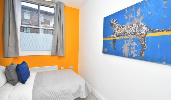 WiFi, bed sheets - 2 Bedroom Central Stay (Alton Towers & Staffordshire Villages)