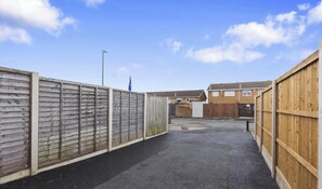 Property grounds - Rosie`s House With Parking (Nottingham)