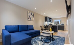 Living area - Rosie`s House With Parking (Nottingham)