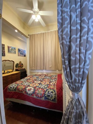 1 bedroom, WiFi, bed sheets - French Quarter balcony condo in best spot! (New Orleans)