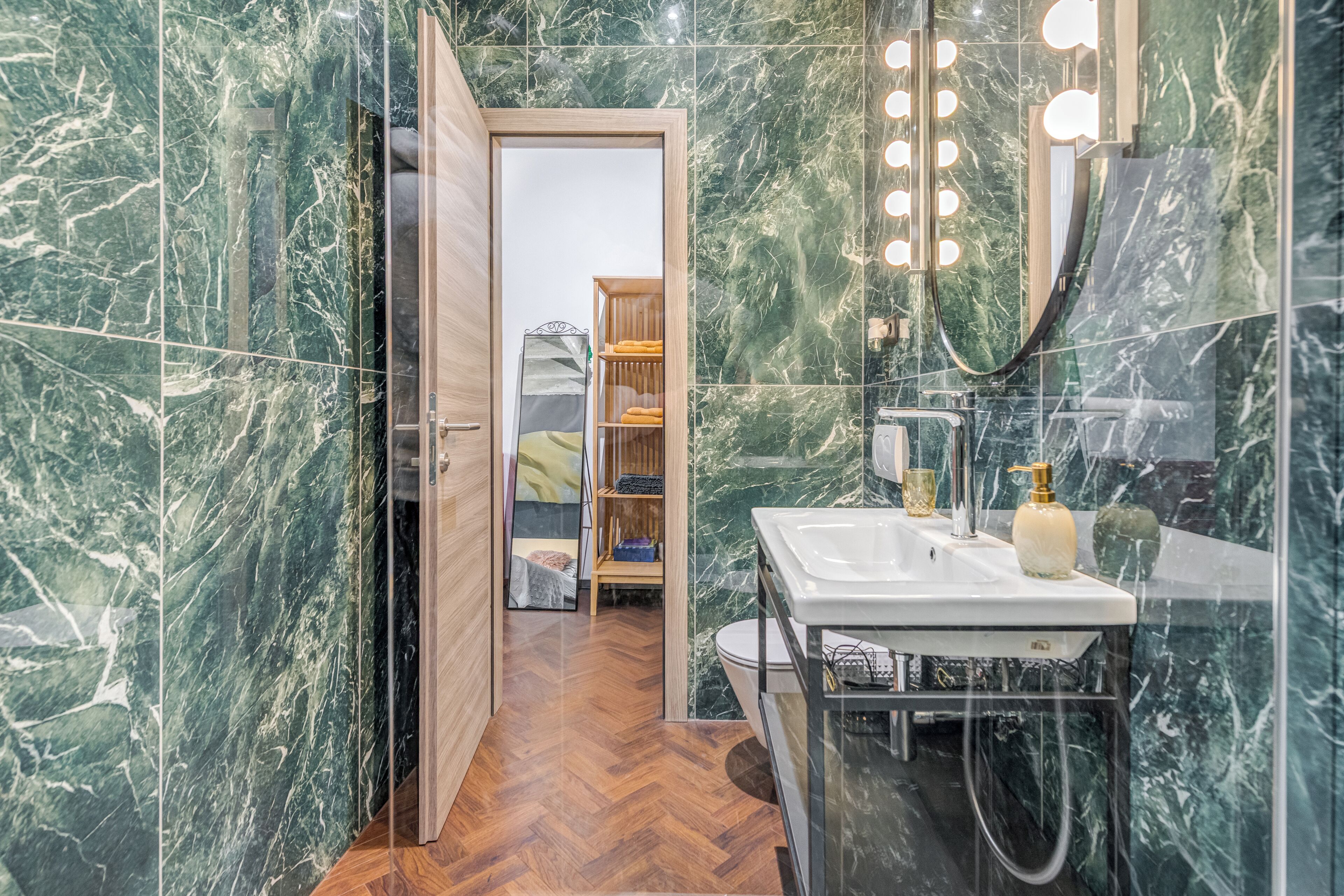 Deluxe Double Room | Bathroom | Free toiletries, hair dryer, towels, soap