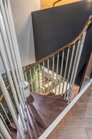 Deluxe-Apartment | Badezimmer | Kostenlose Toilettenartikel, Haartrockner, Handtücher, Seife