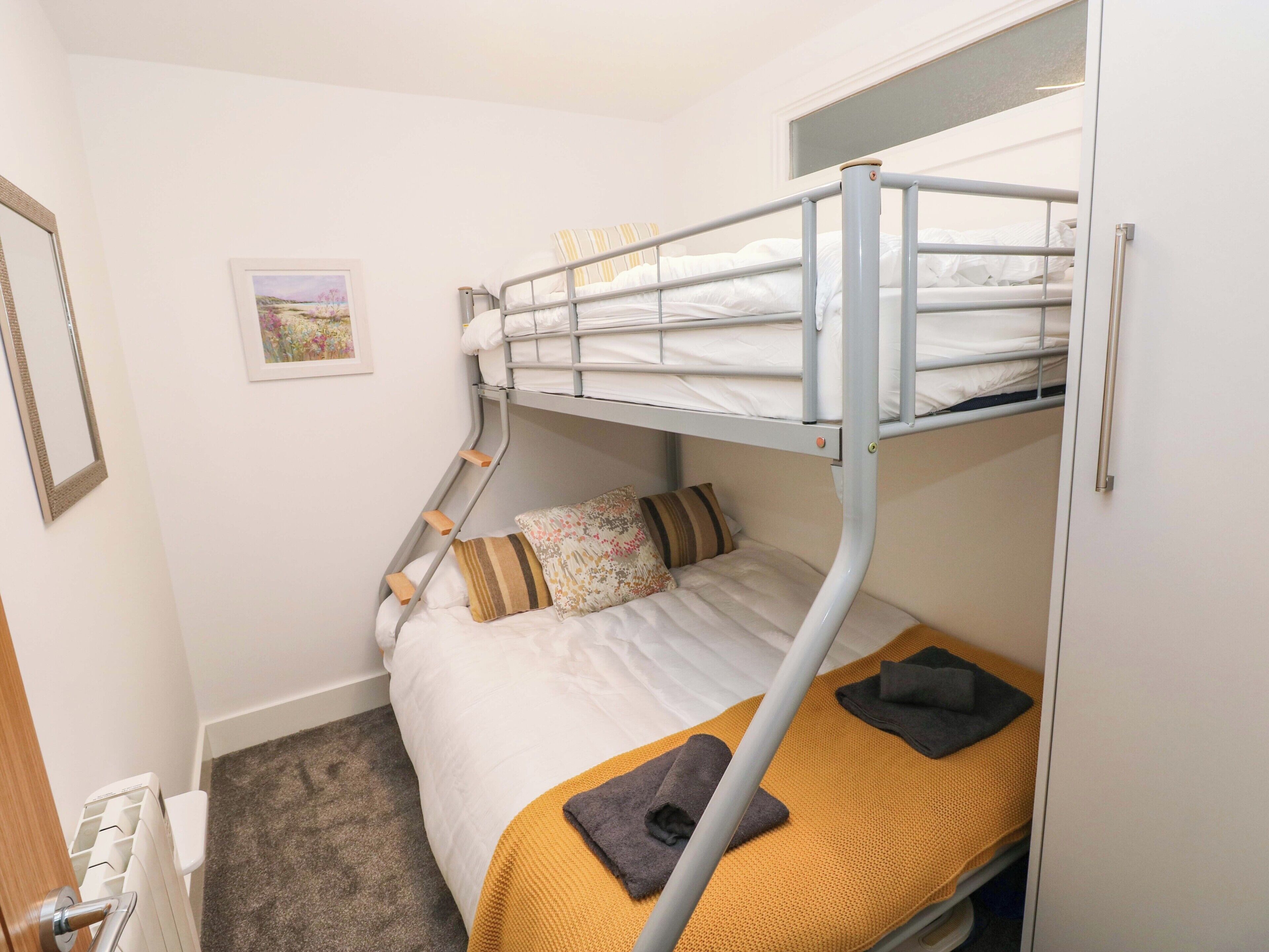 2 chambres, accès au Wi-Fi (inclus), décor unique, ameublement unique
