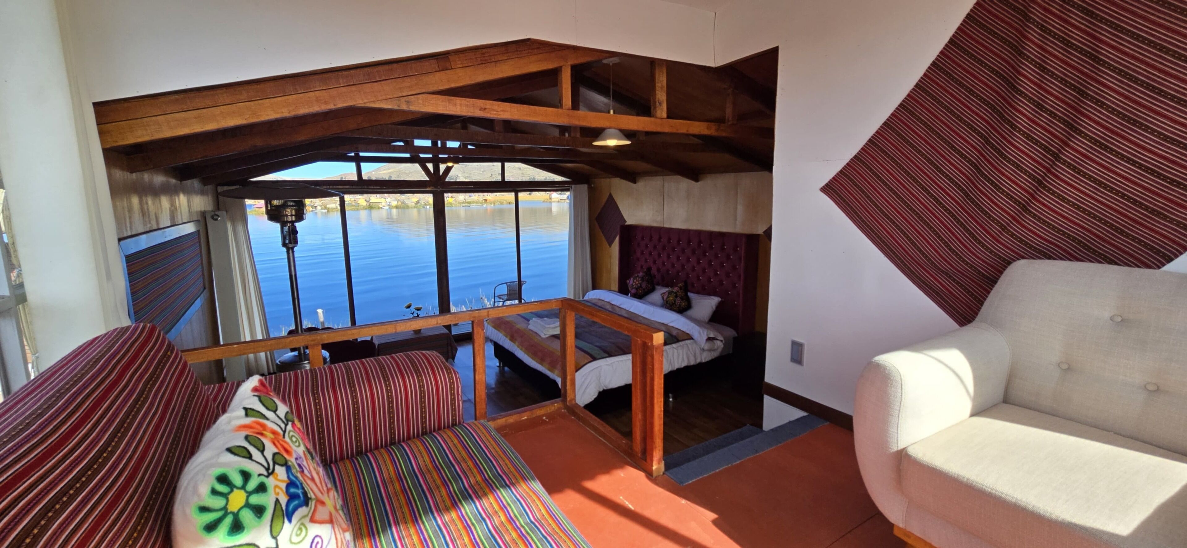 Deluxe Suite, Balcony, Lake View | Interior