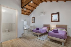 1 dormitori, planxa i posts de planxar, wifi i roba de llit 