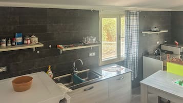 Camera Basic | Cucina privata