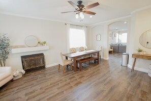 Luokittelematon kuva, 5 kautta 16, painike