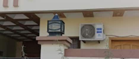 Deluxe Double Room | Exterior detail