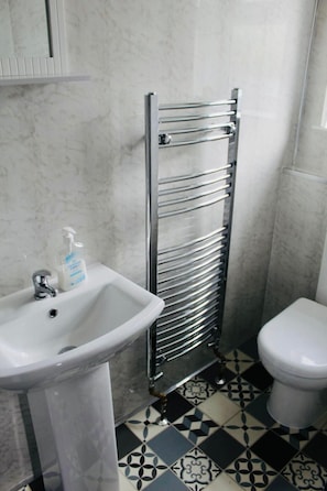 Room, 4 Bedrooms, Smoking, Patio | Bathroom - Room-charming BnB Retreat in East Riding (Withernsea)