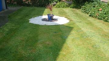 Chambre, 4 chambres, fumeurs, patio | Jardin