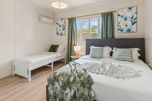 Iron/ironing board, WiFi, bed sheets