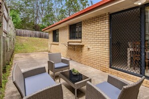 Terrace/patio - Affordable Central A/C 4-Bed 2-Bath Family Home (Acacia Ridge)