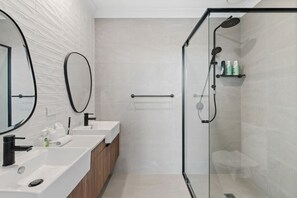 Hair dryer - 5-Min Walk to Garden City | Premium 4BR Home (Upper Mount Gravatt)
