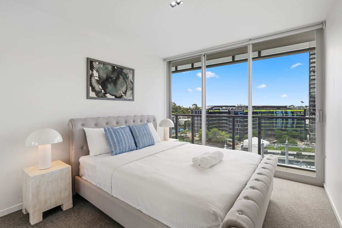 Desk, iron/ironing board, WiFi, bed sheets